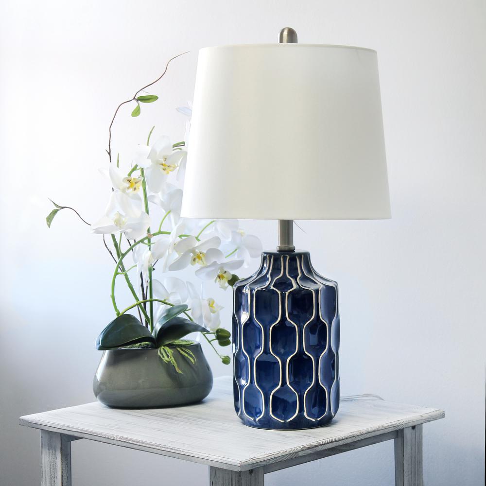 Elegant Designs Blue and White Patterned Table Lamp. Picture 3