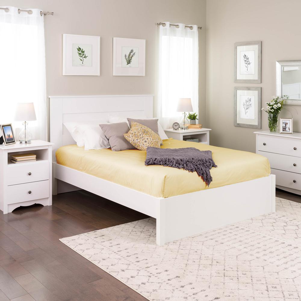 Queen Select 4-Post Platform Bed, White. Picture 5