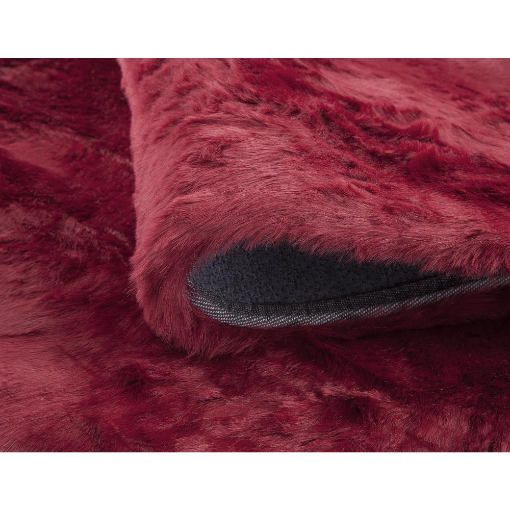 Mink Ruby Faux Fur Area Rug, 5' x 8'. Picture 4