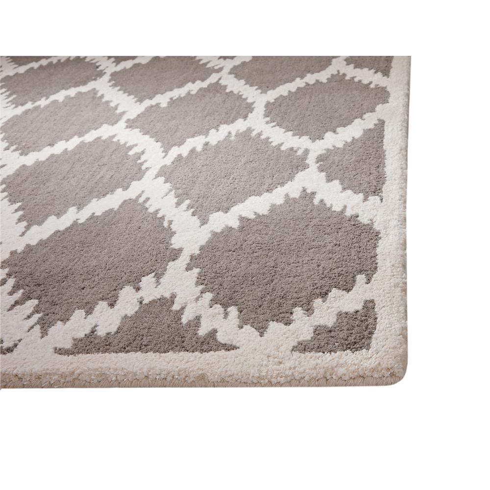 Lifestyle Riley Grey/Ivory Area Rug, 5' x 8'. Picture 2