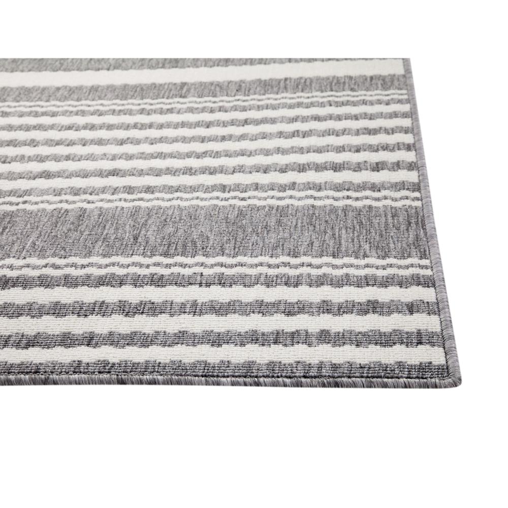 Marina Hampton White and Gray Polypropylene Indoor/ Outdoor Area Rug, 5'3" x 7'6". Picture 2