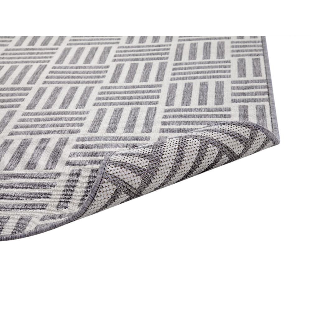 Marina Nantucket White and Gray Polypropylene Indoor/ Outdoor Area Rug, 5'3" x 7'6". Picture 3