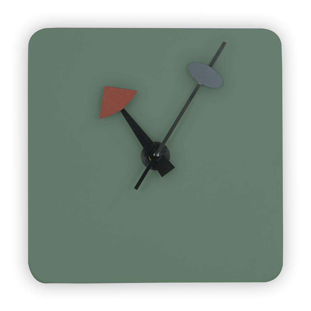 LeisureMod Manchester Modern Design Square Silent Non-Ticking Wall Clock MCLS9OG. The main picture.
