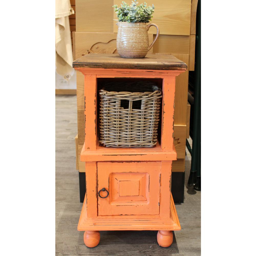 Cottage End Table with Basket. Picture 2