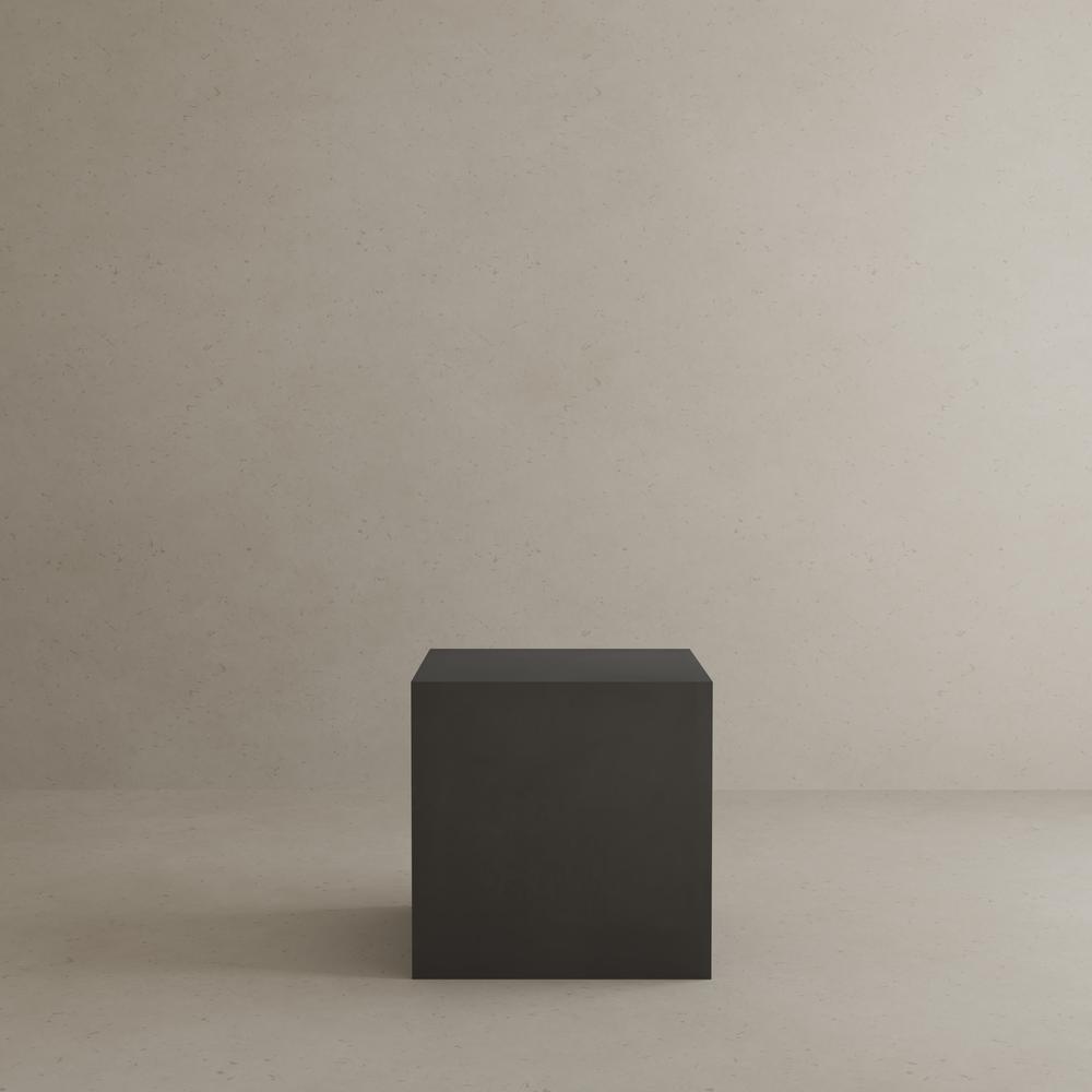 Bev Large Side Table in Black Concrete. Picture 5