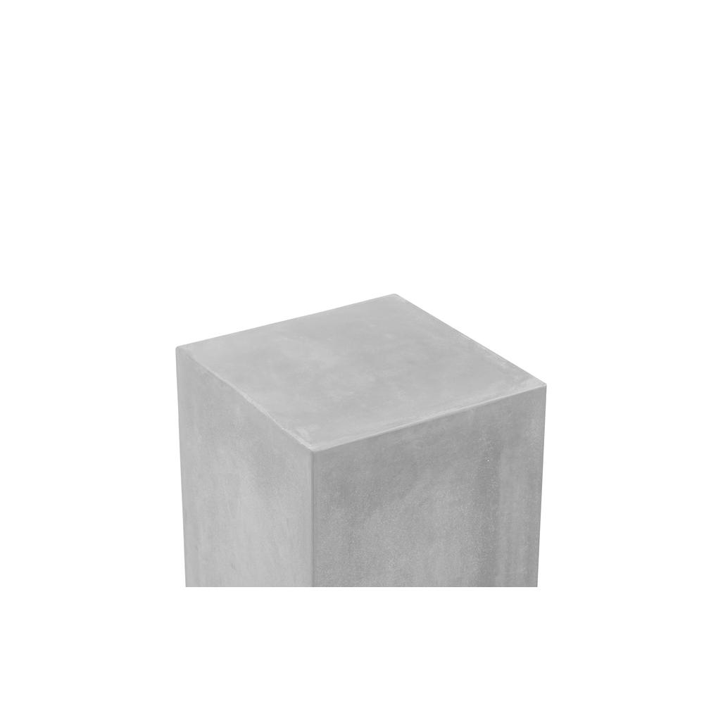 Sonny Square Pedestal Low in Light Gray Concrete. Picture 5