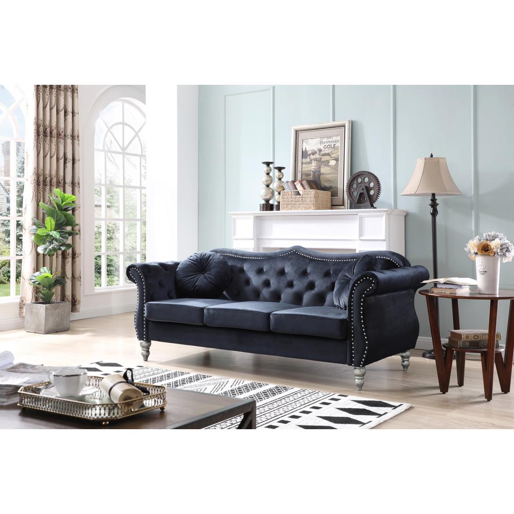 Hollywood 82 in. Black Velvet Chesterfield 3-Seater Sofa with 2-Throw Pillow. Picture 5