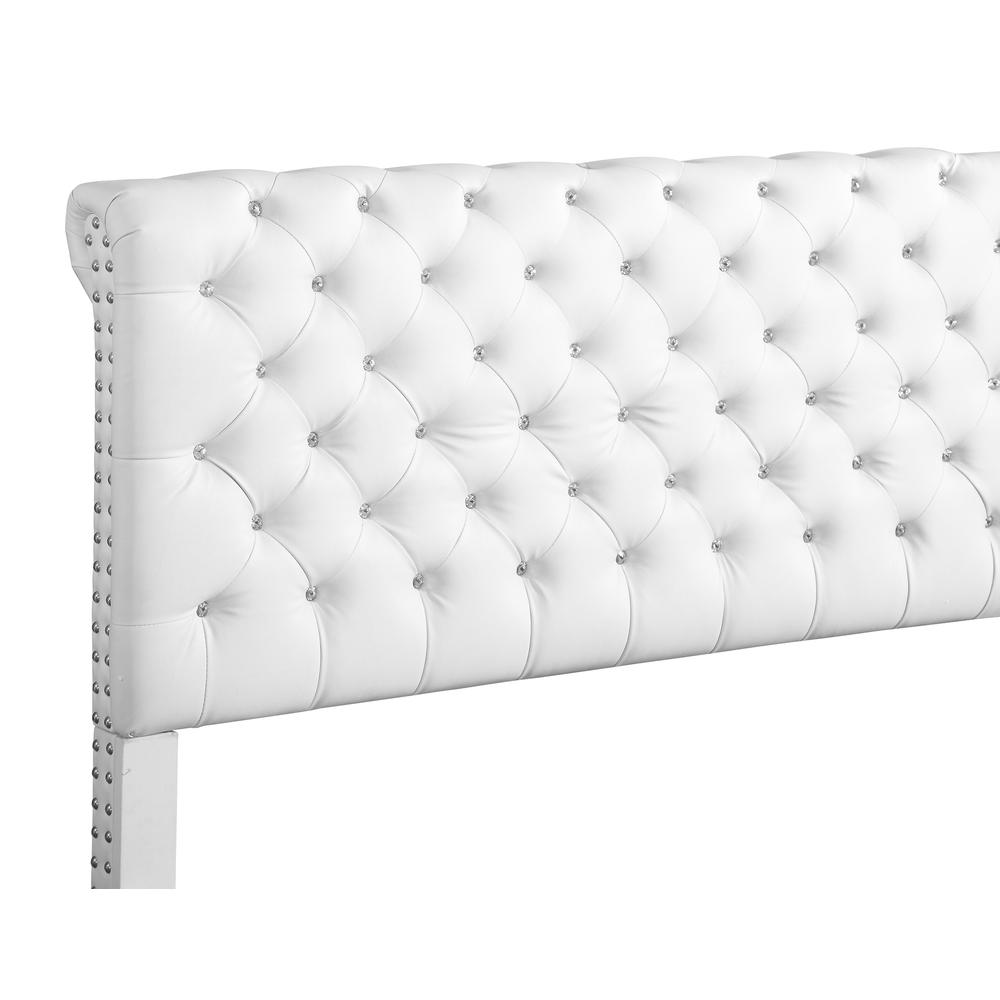 Maxx White Tufted Upholstered Queen Panel Bed. Picture 4