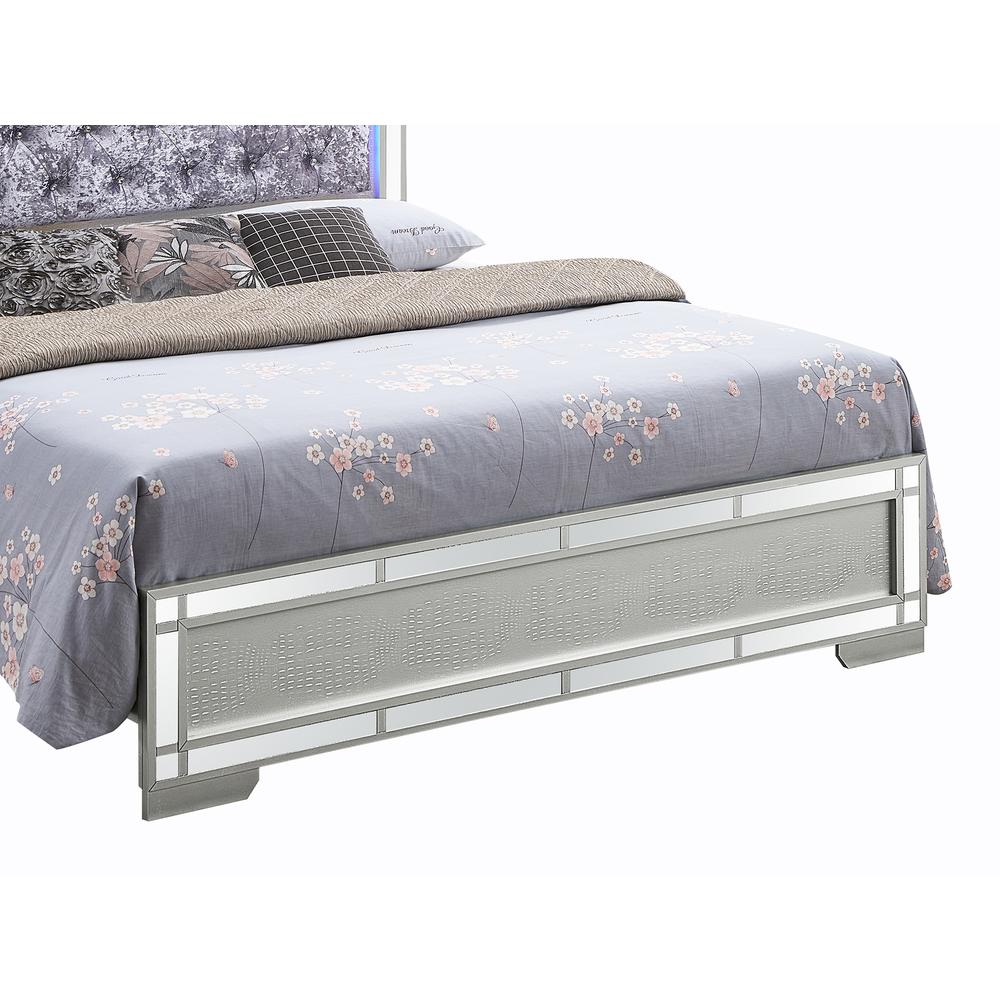 Madison Silver Champagne Queen Panel Beds. Picture 5
