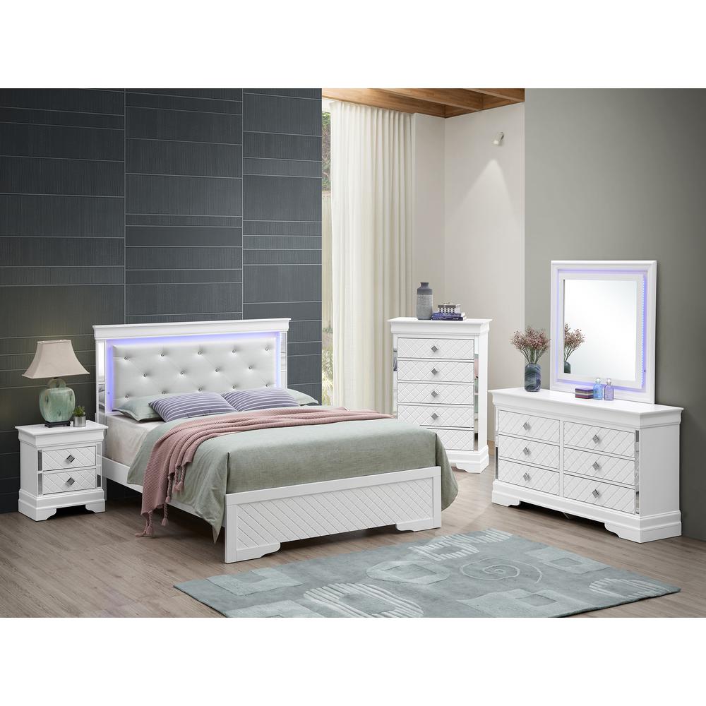 Verona Silver Champagne Queen Panel Beds. Picture 6