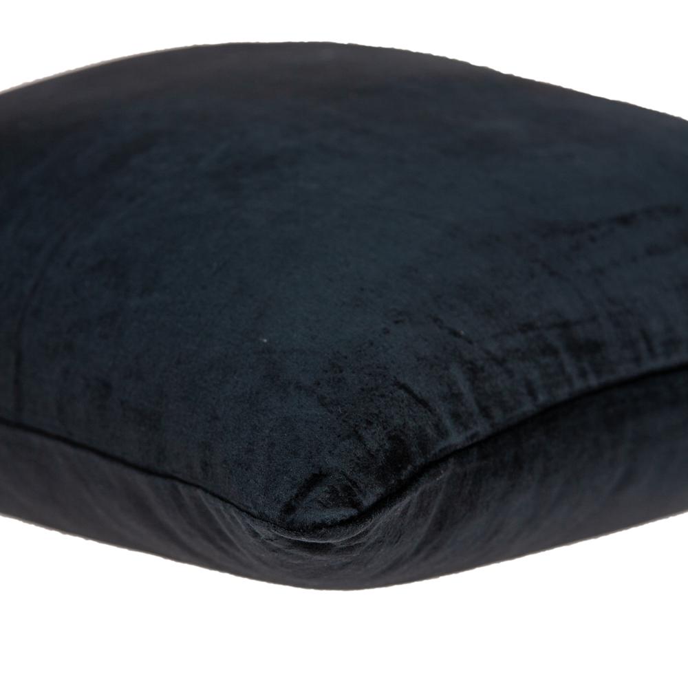 Parkland Collection SpaNO Black Solid Throw Pillow. Picture 4