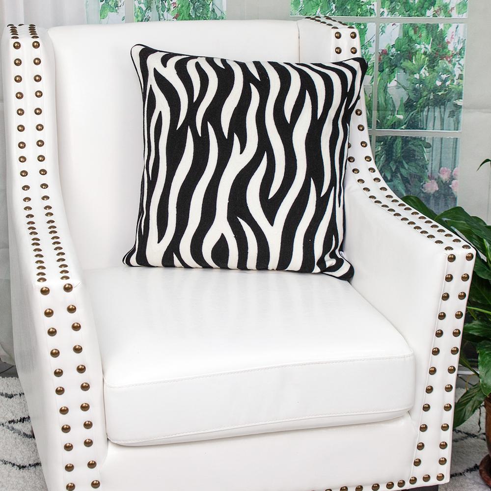 Parkland Collection Simba Black and White Zebra Throw Pillow. Picture 6