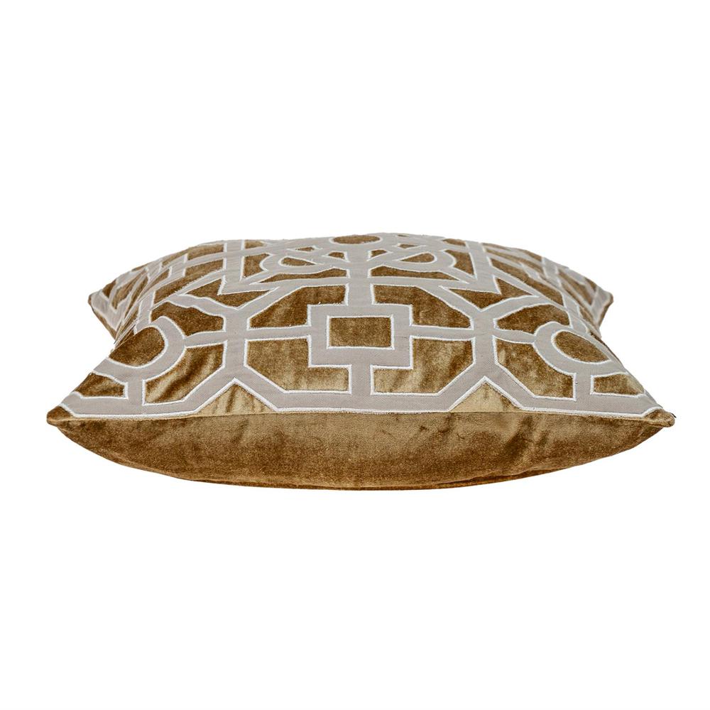 Parkland Collection Hazel Transitional Gold Throw Pillow. Picture 3