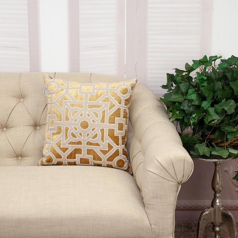 Parkland Collection Hazel Transitional Gold Throw Pillow. Picture 6