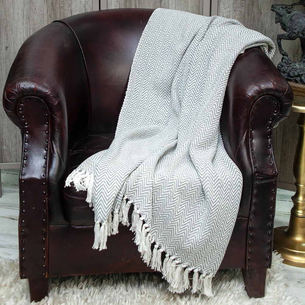 Parkland Collection Isla Transitional Gray 52" x 67" WOVEN HANDLOOM Throw. Picture 4