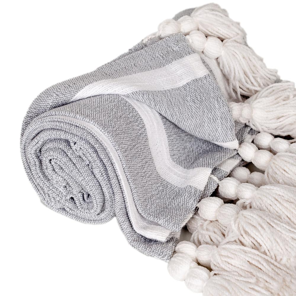Parkland Collection’s Light Grey Cotton Slub Throw with Tassels for Cozy Times!. Picture 3