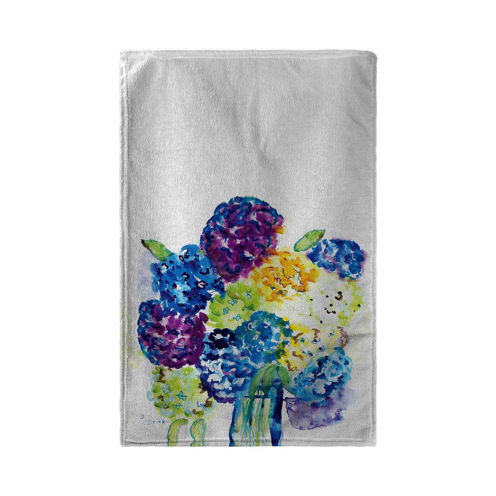 Betsy's Geraniums Beach Towel. Picture 1