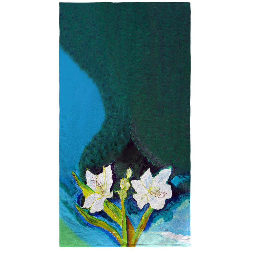 White Lilies Beach Towel. Picture 1