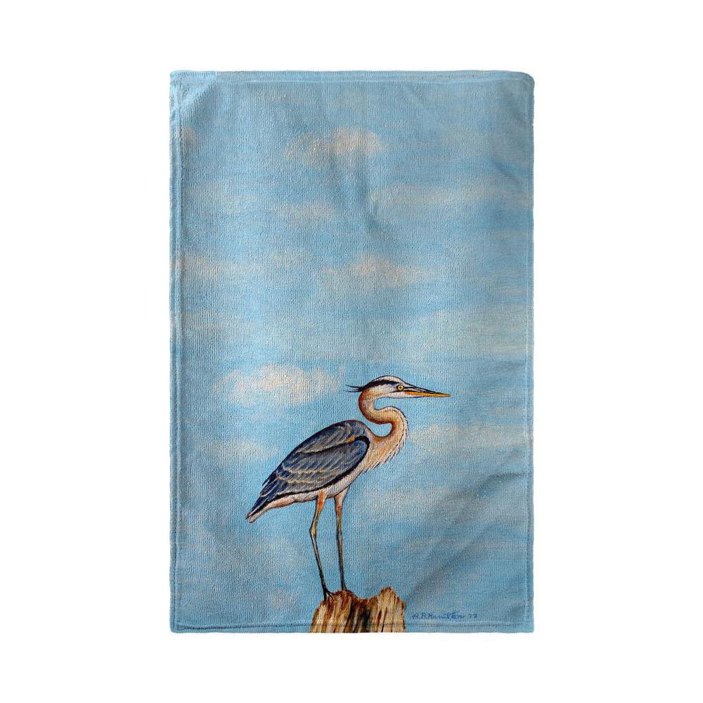 Blue Heron on Stump Beach Towel. Picture 1
