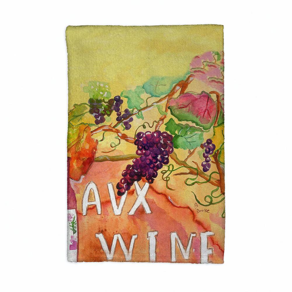 Wine and Grapes Kitchen Towel. Picture 1