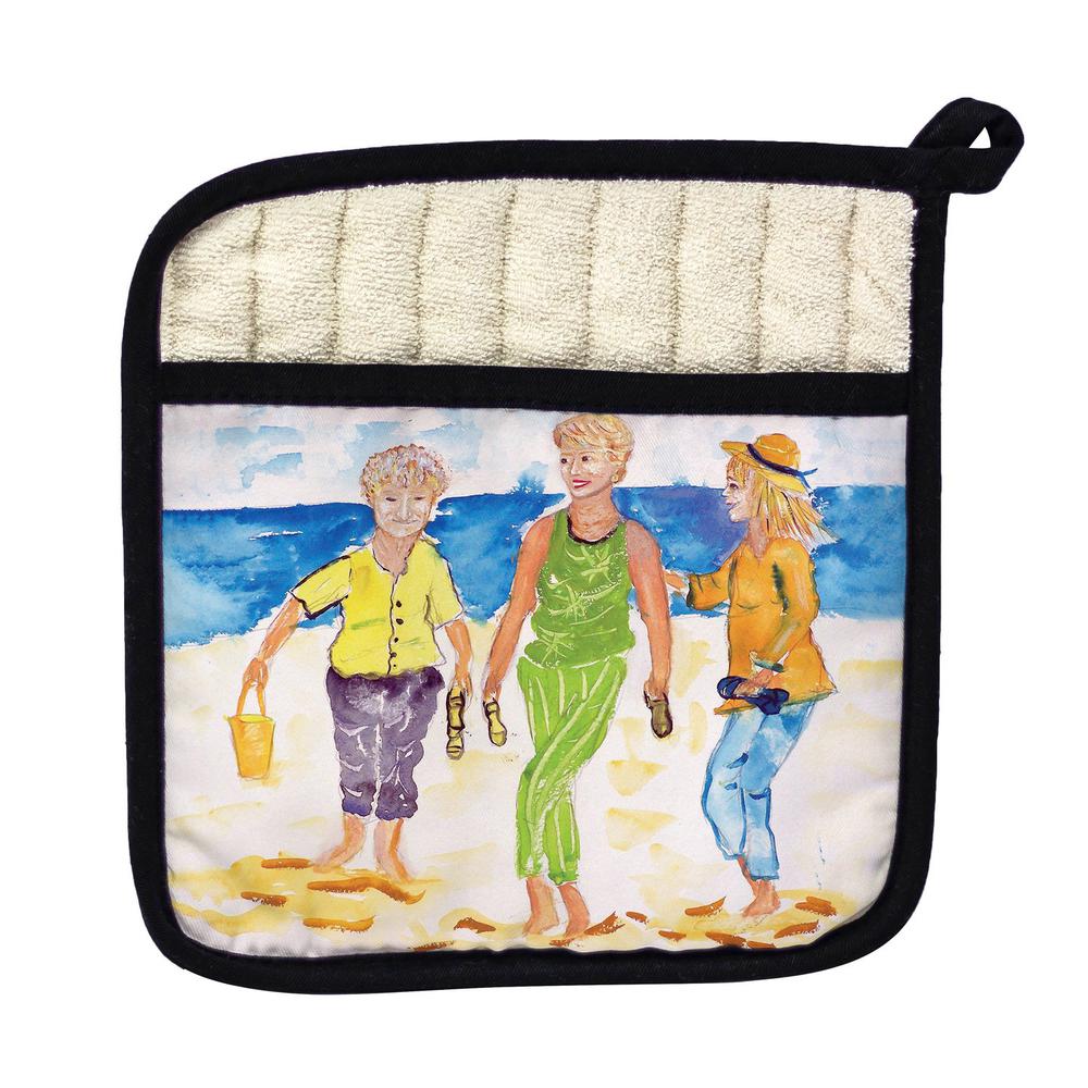 Grandma at the Beach Pot Holder. Picture 1