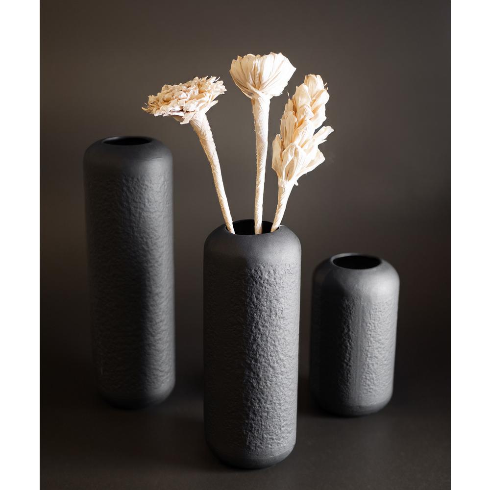Lg Hammered Vase Textured Black H 18.90". Picture 1