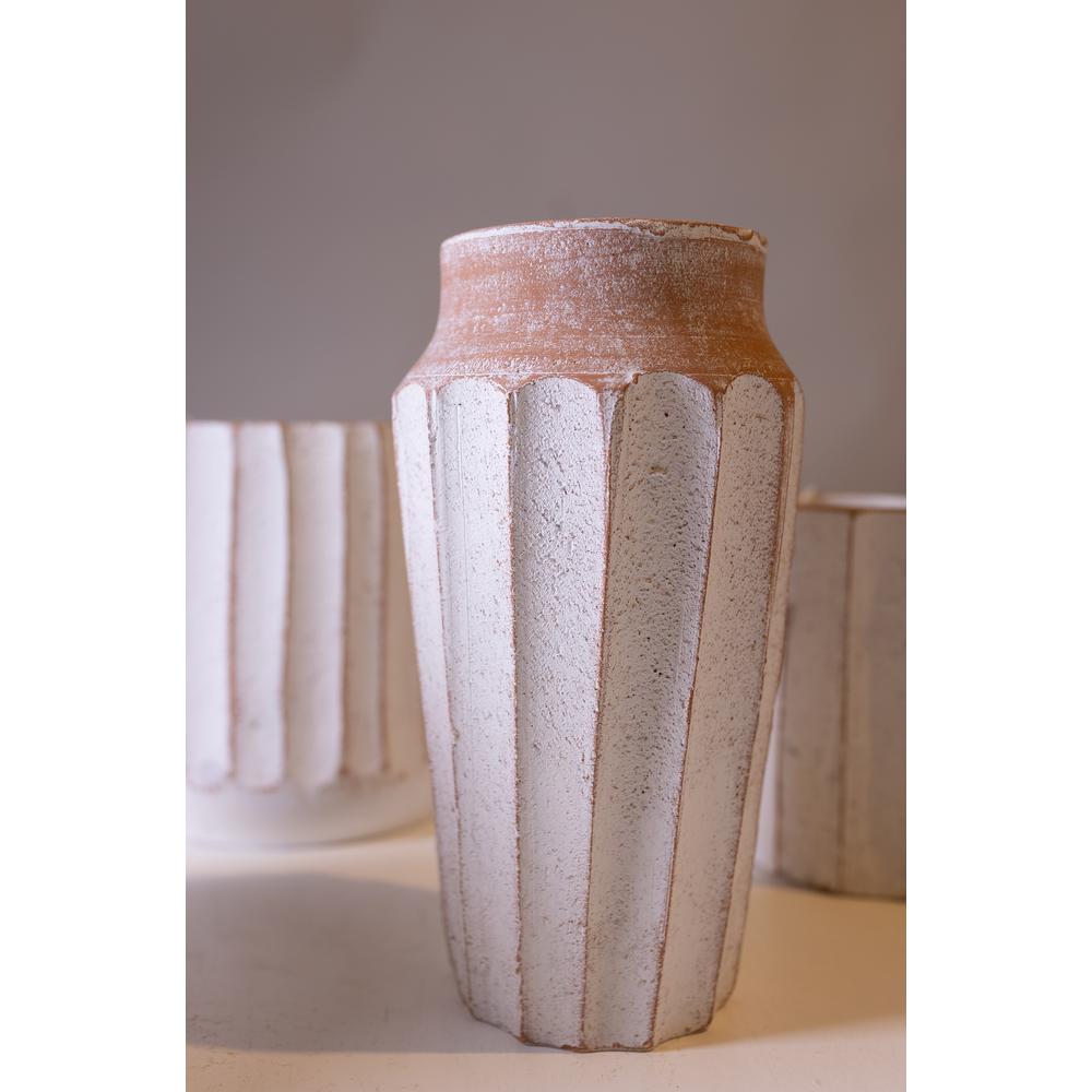 Rustic Fluted Vase White Dia 14.75". Picture 1
