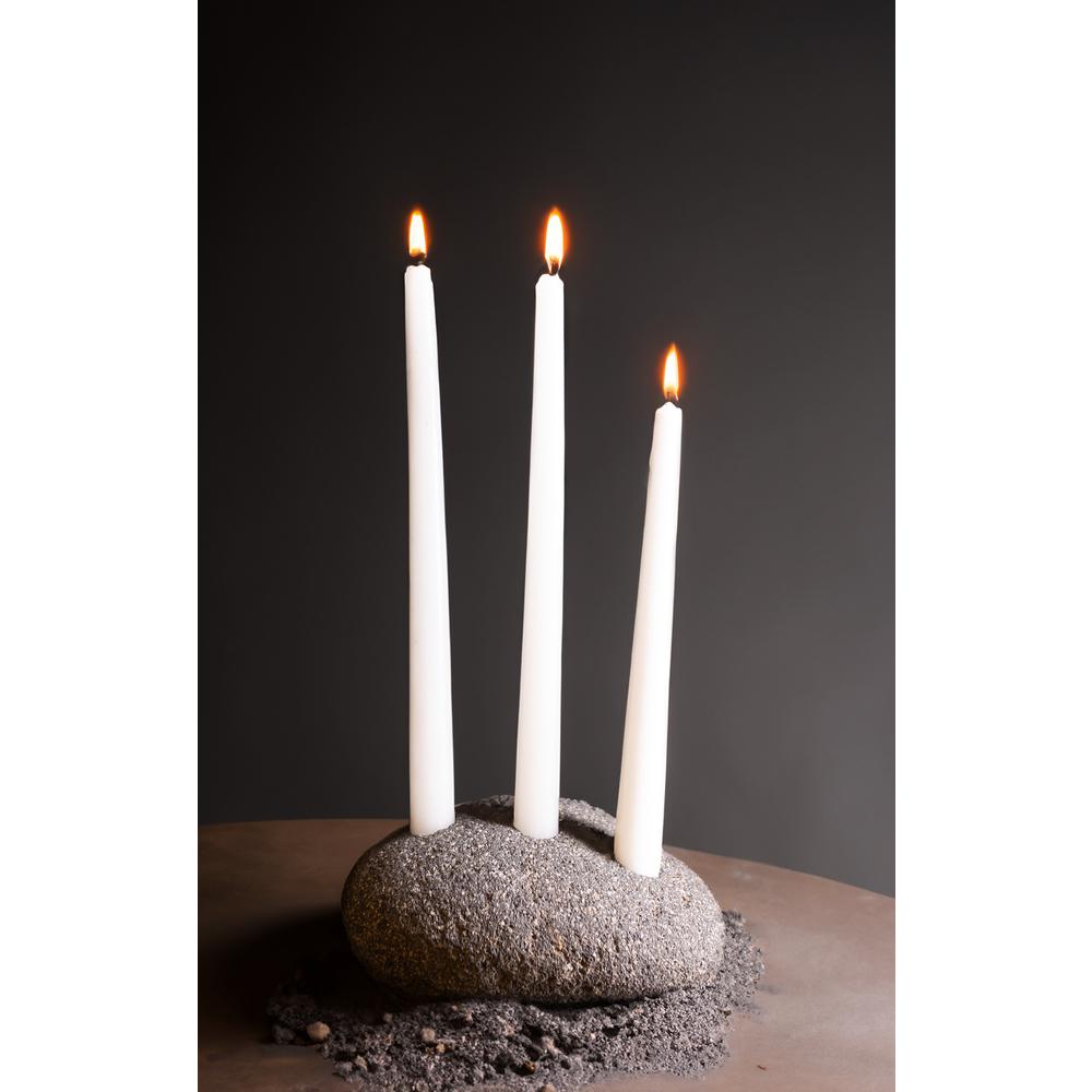 Candleholder Rock 3 Holes Natural 7.5"x5.5"x2.5". Picture 1
