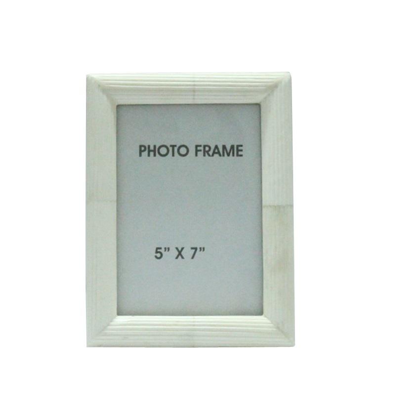 5X7" White Ridge Frame - White. Picture 1