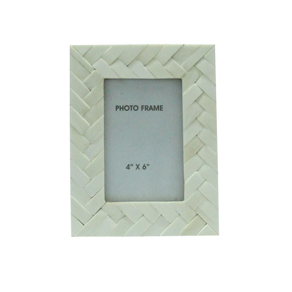 4X6" Criss-Cross Frame - White. Picture 1
