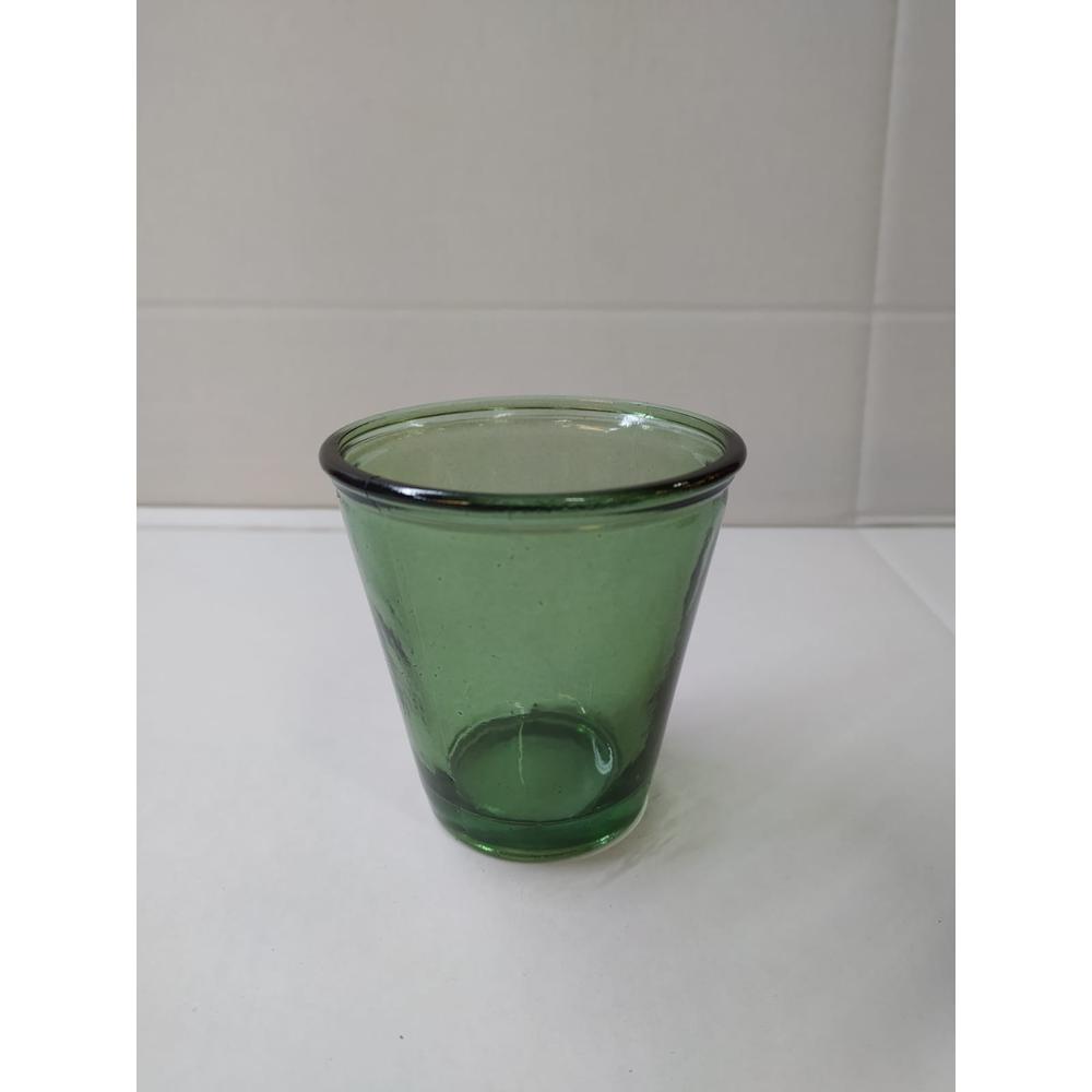 Levin Wine Glass Green -St - Forest Green. Picture 1