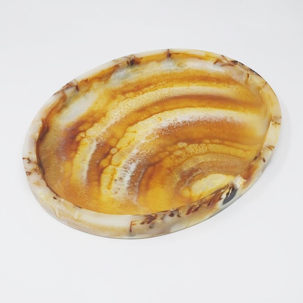 Tortoiseshell Oval Tray. Picture 1