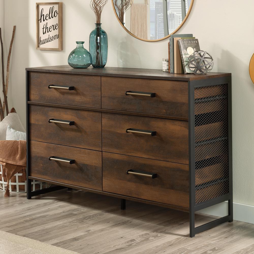 Briarbrook  6-Drawer Dresser Bo. Picture 4