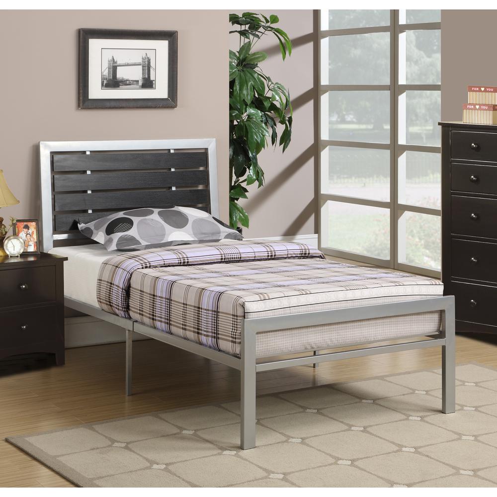 Furniture Twin  Bed  With  Metal Frame in Silver With Wood. Picture 1