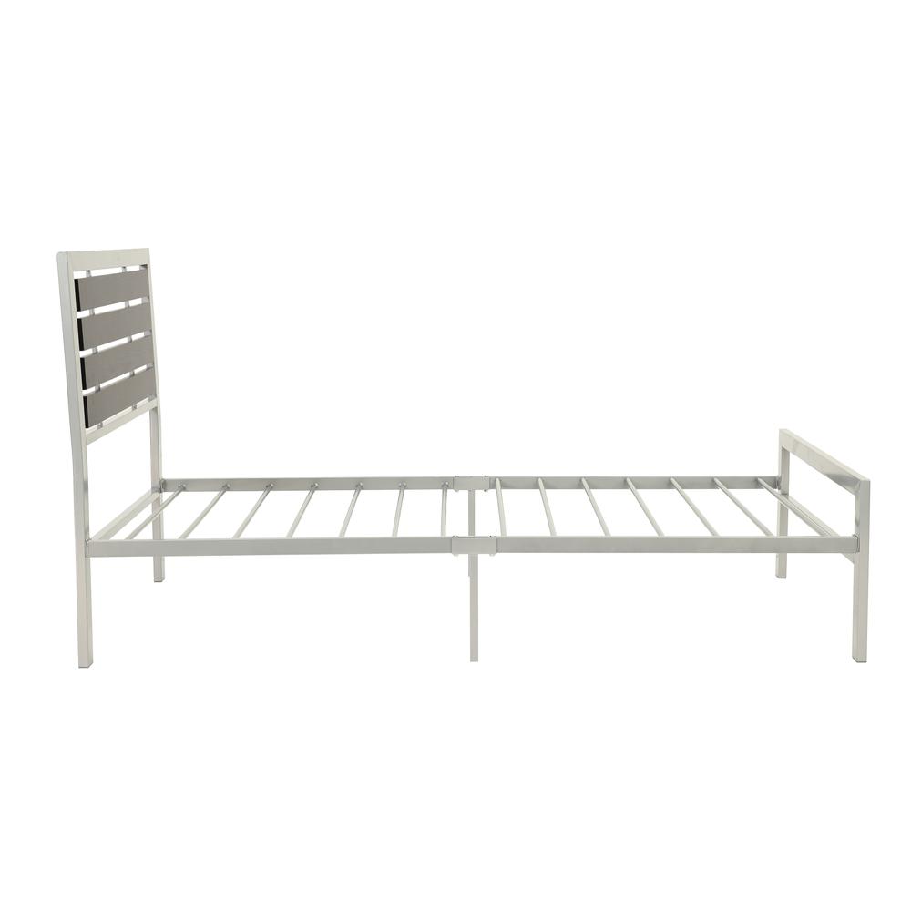 Furniture Twin  Bed  With  Metal Frame in Silver With Wood. Picture 4