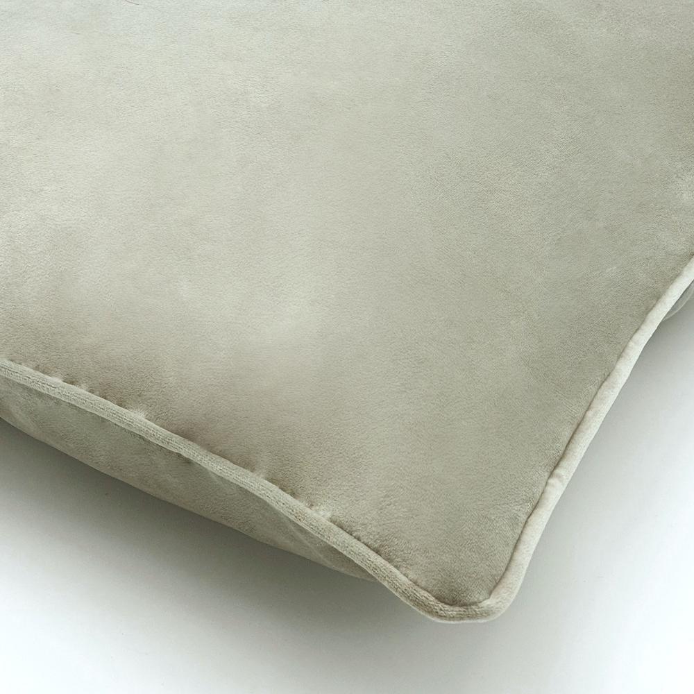 Seren Velvet Decorative Pillow 20 x 20 in Oyster. Picture 5
