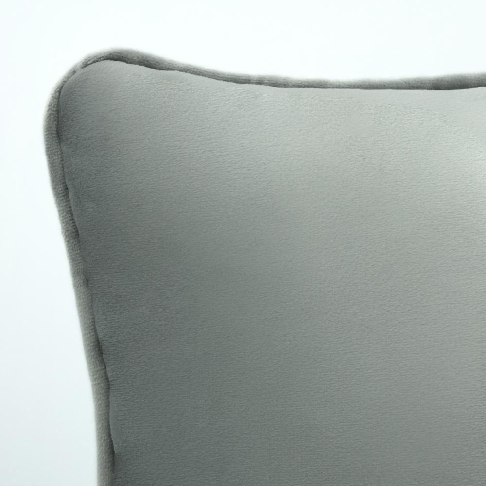 Seren Velvet Decorative Pillow 20 x 20 in Silver. Picture 4