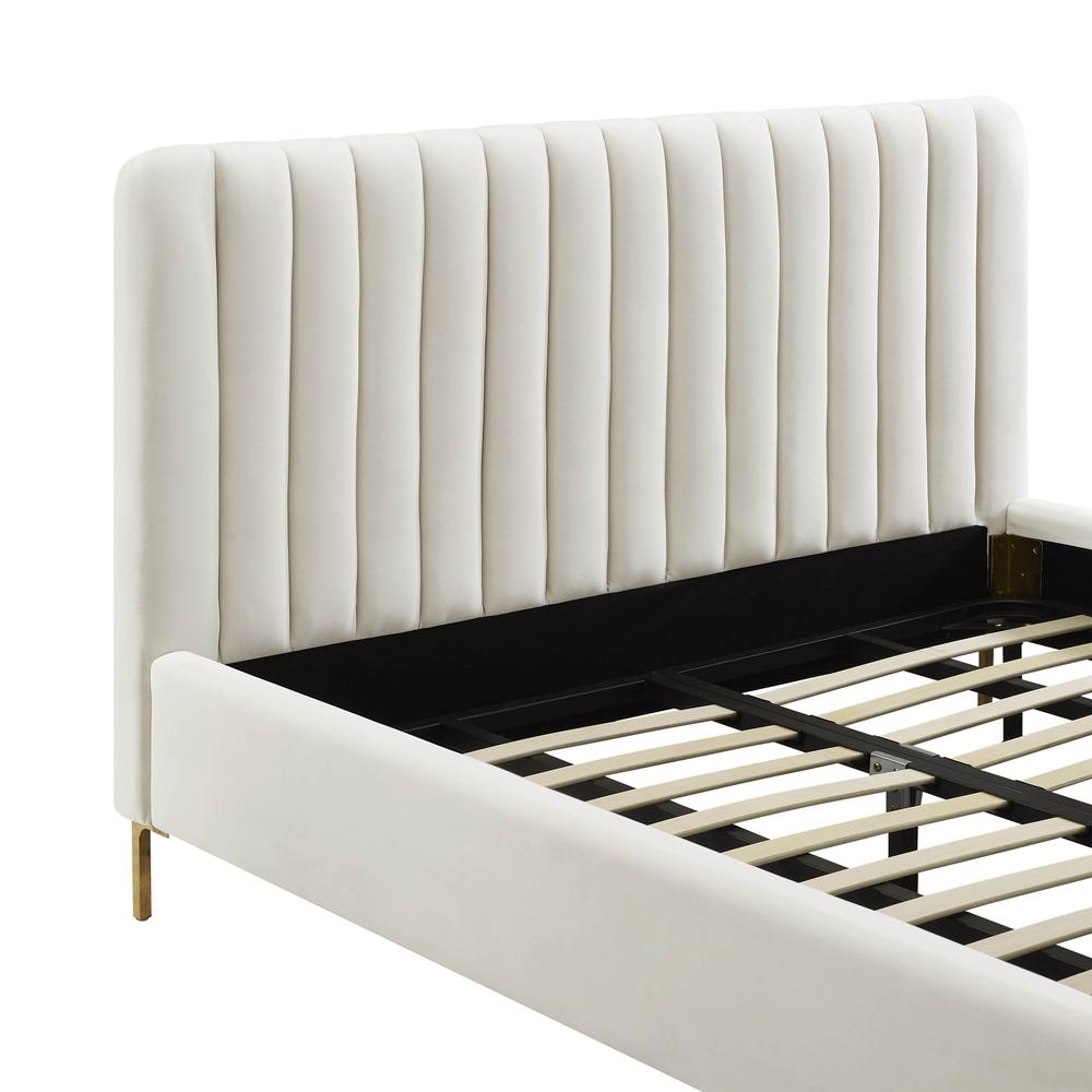Angela Cream Bed in King. Picture 5