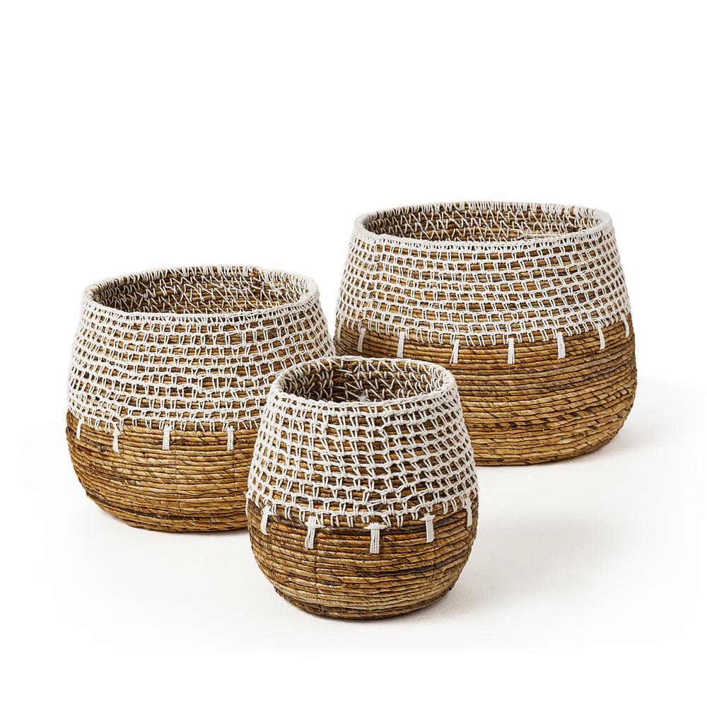 Set Of Three Round Banana Baskets With String Honeycomb Outside Pattern. Picture 1