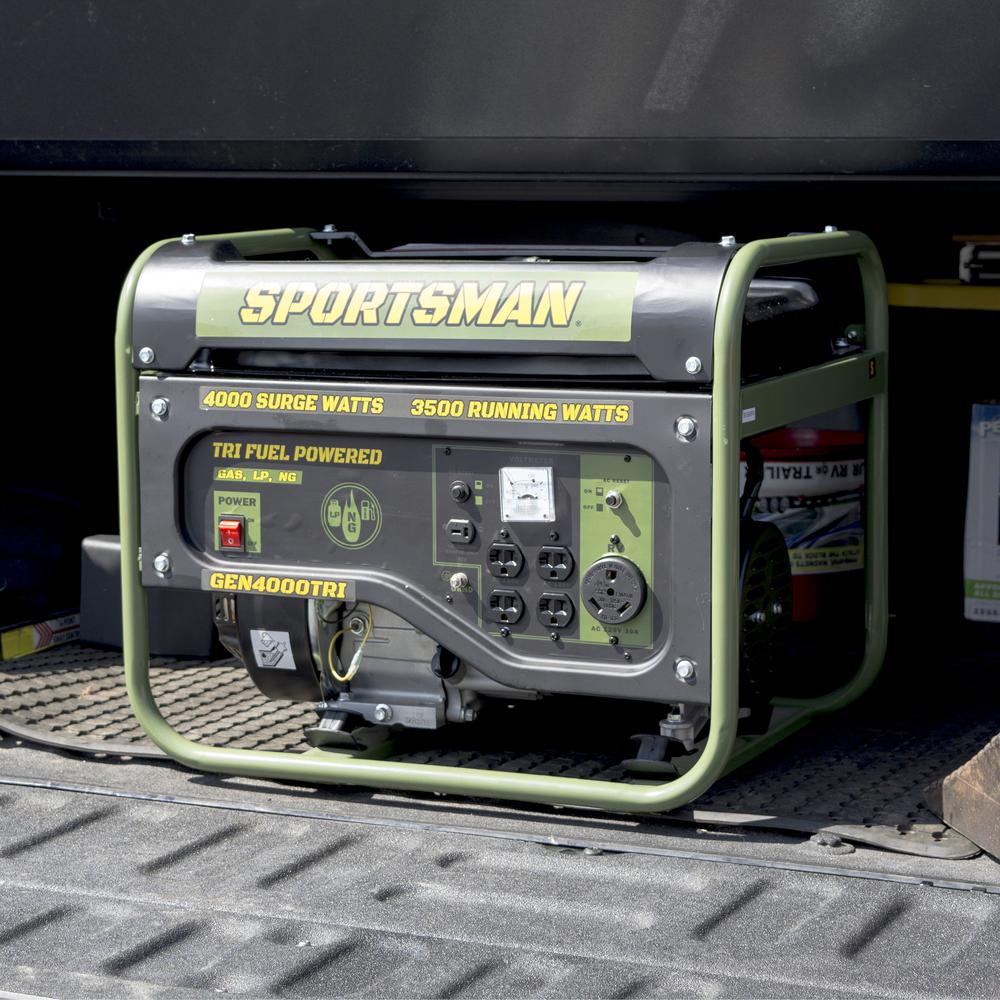 4000 Surge Watts Portable Tri Fuel Generator. Picture 4