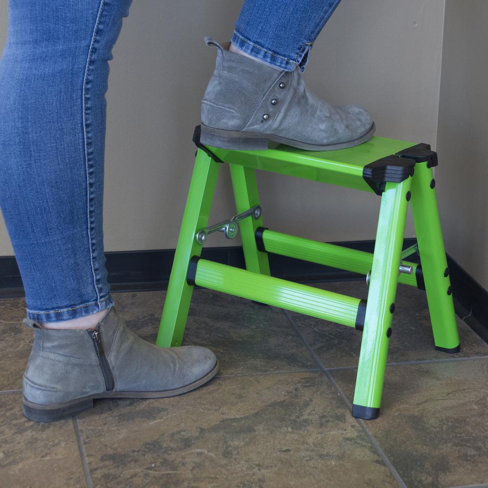 Lightweight Single Step Aluminum Step Stool - Bright Green. Picture 3