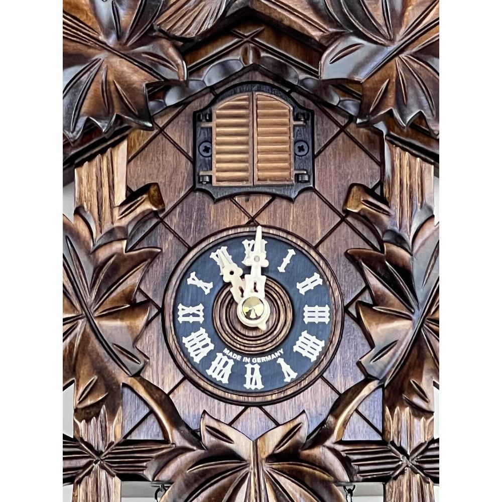 Quartz Cuckoo Clock with Five Leaves & Bird. Picture 3