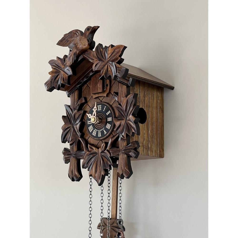 12 Melody Quartz Cuckoo Clock with Five Leaves & Bird. Picture 2