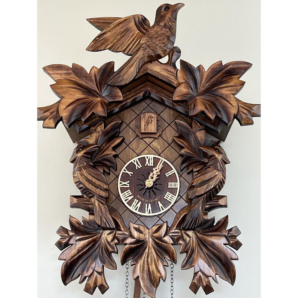 Cuckoo Clock with Seven Hand-carved Maple Leaves and Three Birds. Picture 3