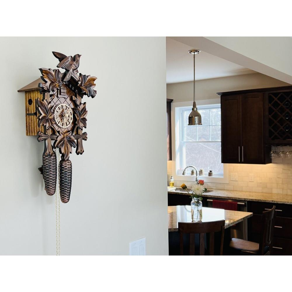 Eight Day Cuckoo Clock with Five Hand-carved Maple Leaves and One Bird. Picture 5