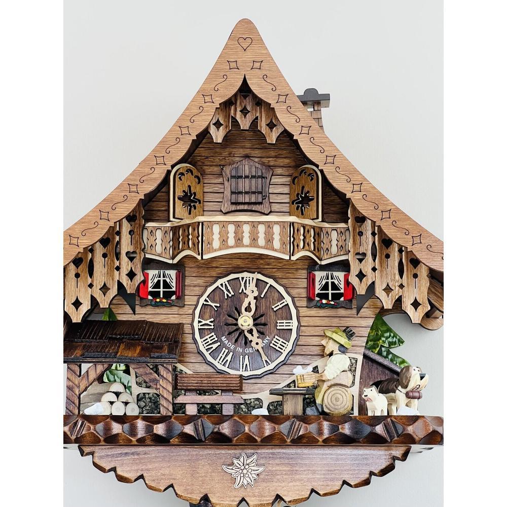 Eight Day Cuckoo Clock Chalet with Beer Drinker. Picture 3
