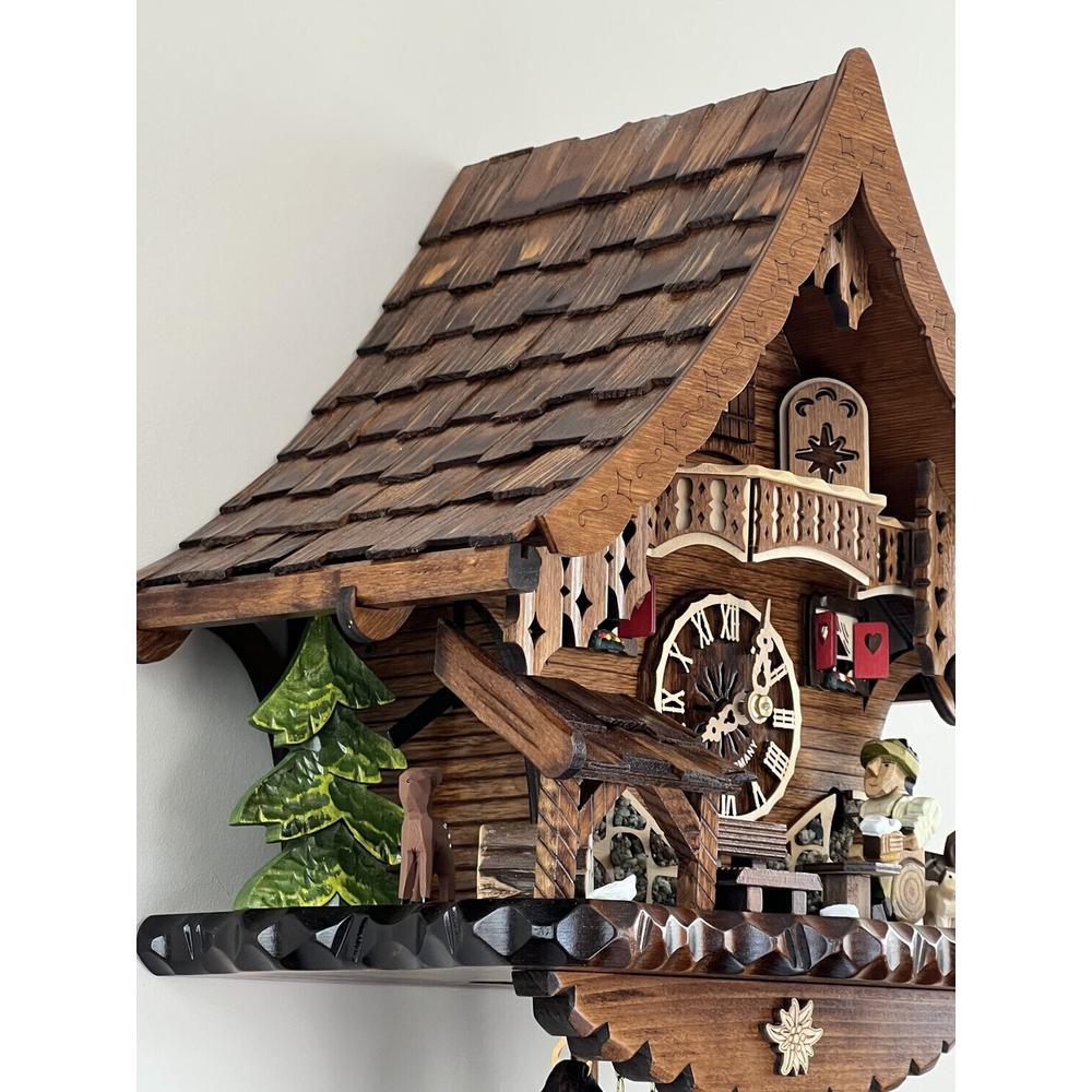 Eight Day Cuckoo Clock Chalet with Beer Drinker. Picture 4