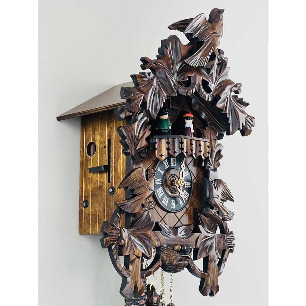 One Day Musical Cuckoo Clock with Hand carved Birds, Leaves, and Nest. Picture 4