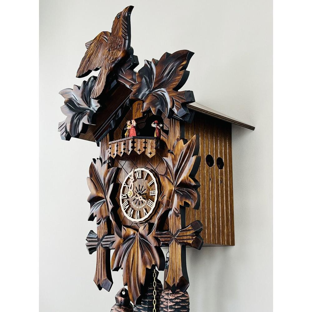 Eight Day Musical Cuckoo Clock with Dancers. Picture 2