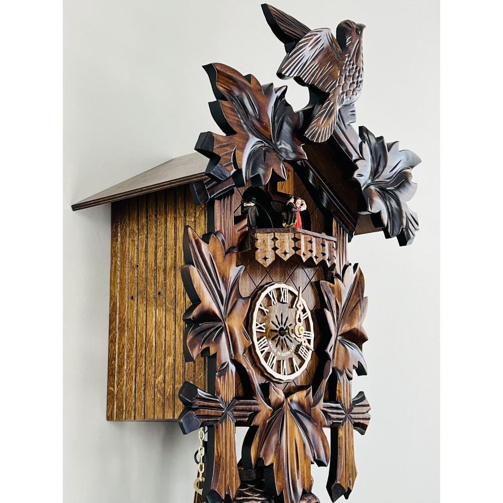 Eight Day Musical Cuckoo Clock with Dancers. Picture 4